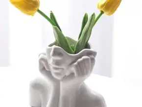 Decorarea unei vaze pentru flori