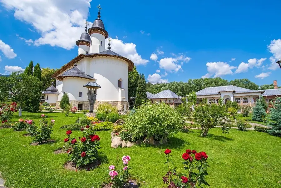 Tîrgu Neamţ - Cheile Bicazului - Piatra Neamţ - Iași