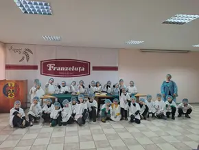 Excursie la Fabrica Franzeluța